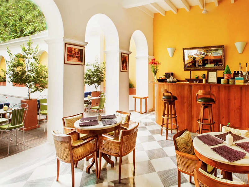 dining area at palais de mahe