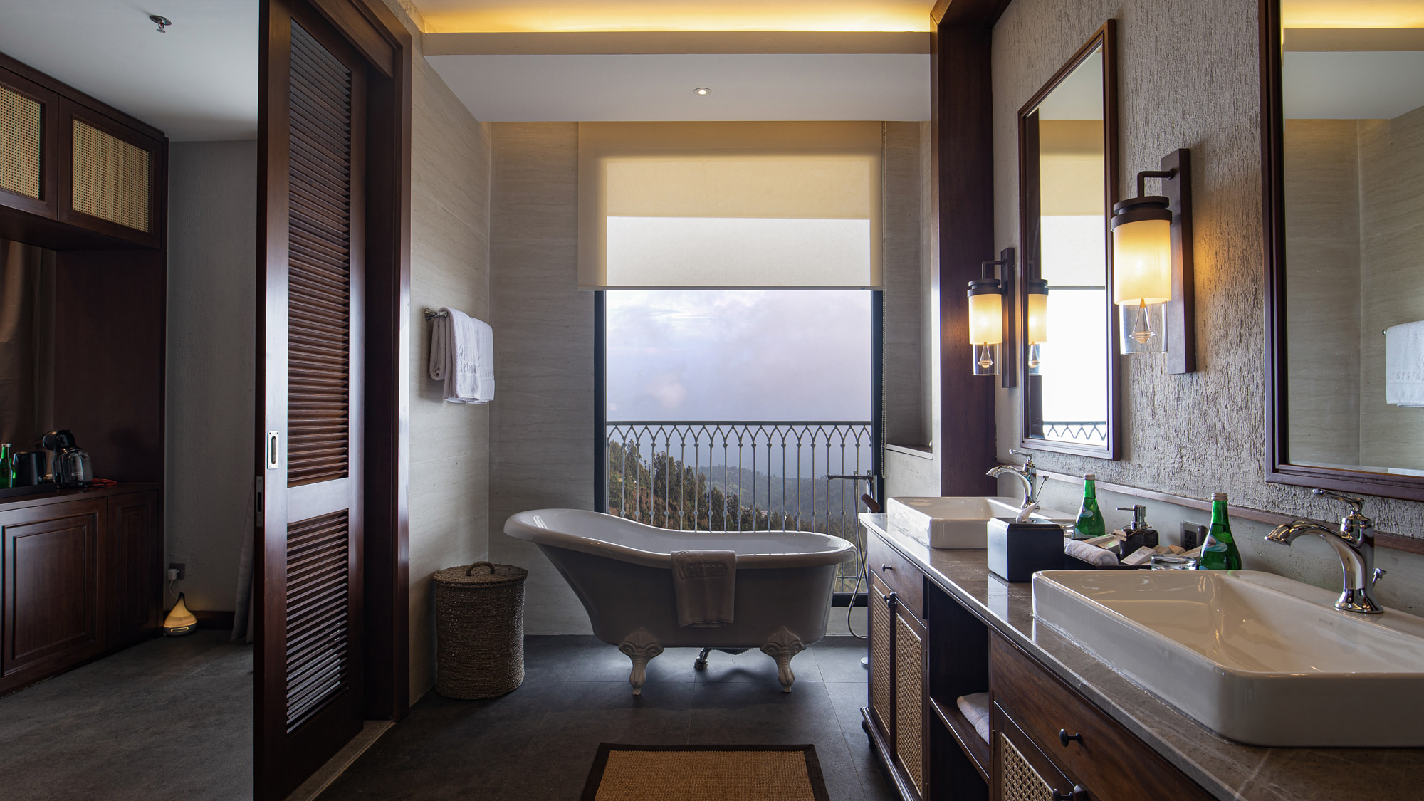 Plantaran Bromo bathroom