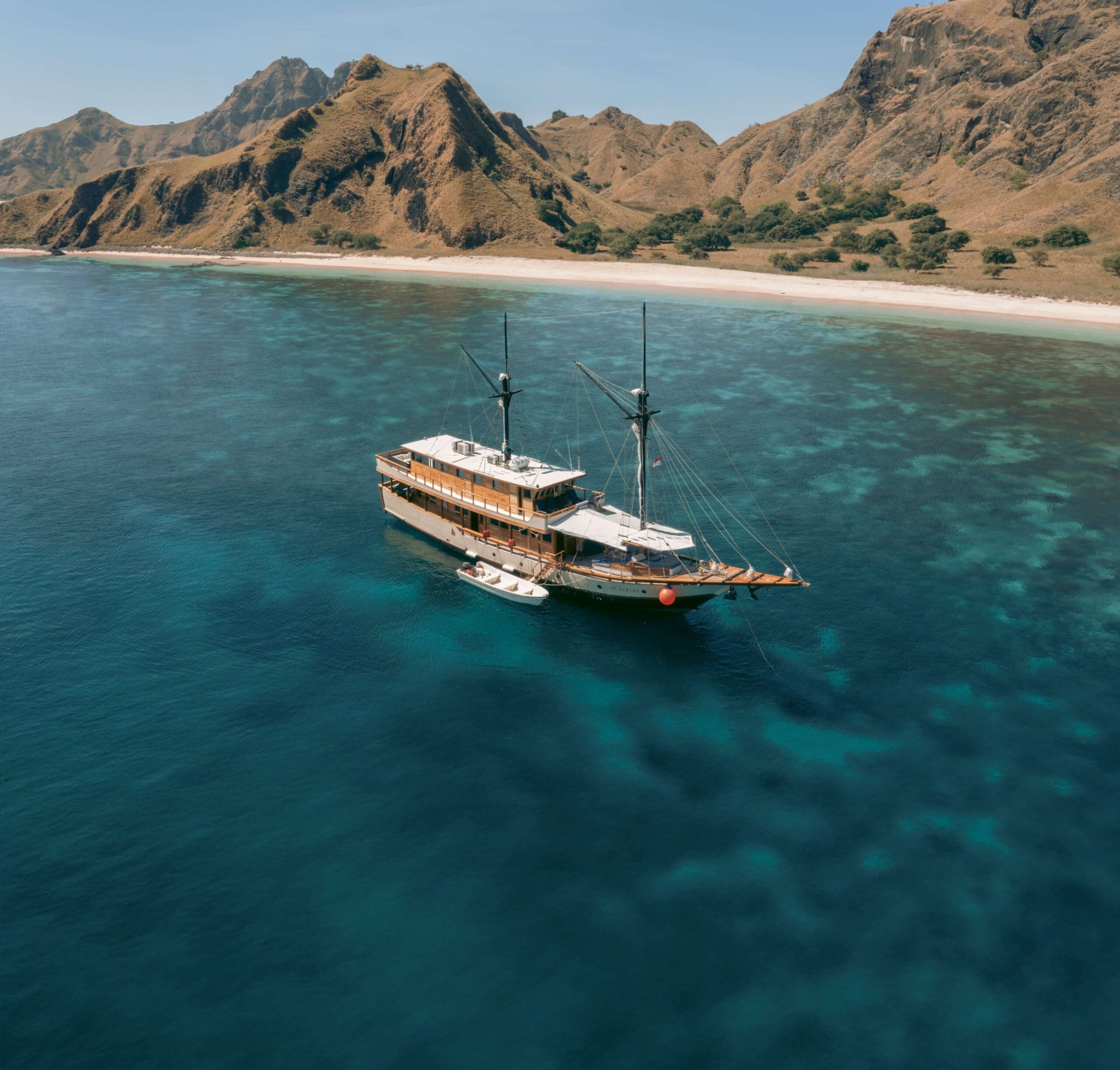 Samara liveaboard in Komodo National Park