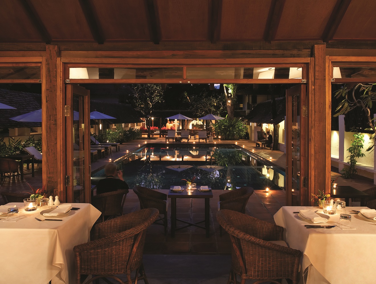 Tamarind Village restaurant and pool