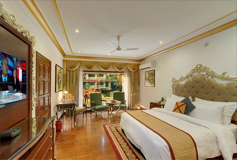 royal villa mayfair lagoon