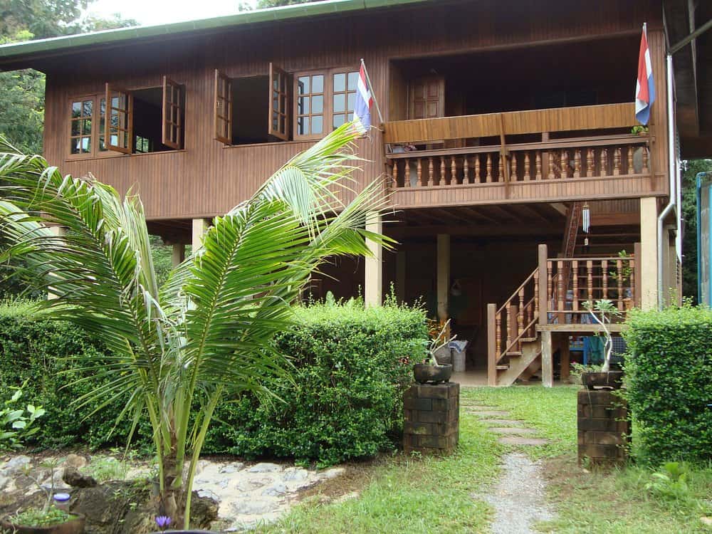 Red Brick Homestay exterior