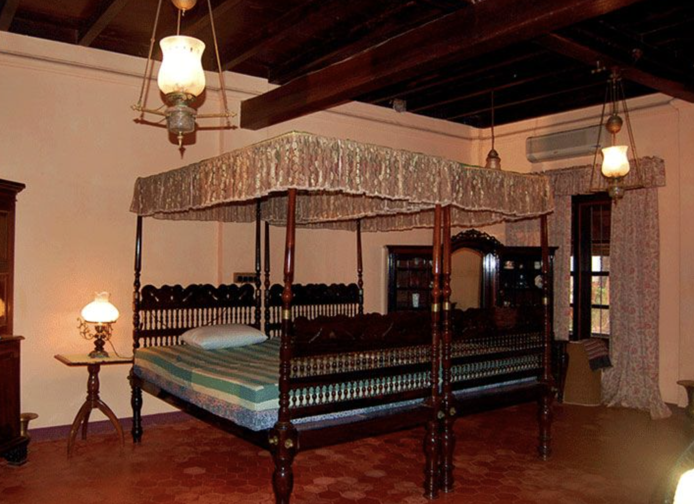Ayisha Manzil